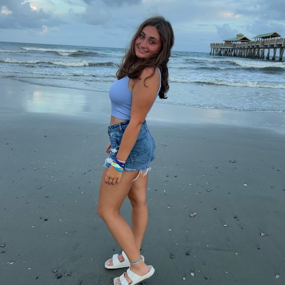 Meet your Posher, Addison - Picture 1 of 1